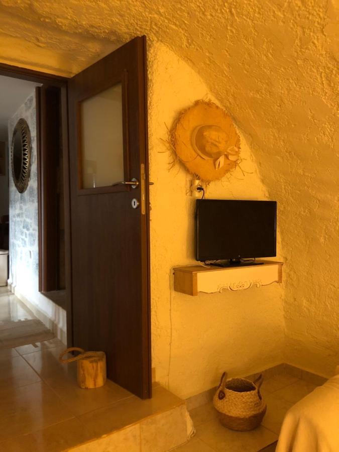 Kamares Cave House 3 Apartment Alika ภายนอก รูปภาพ